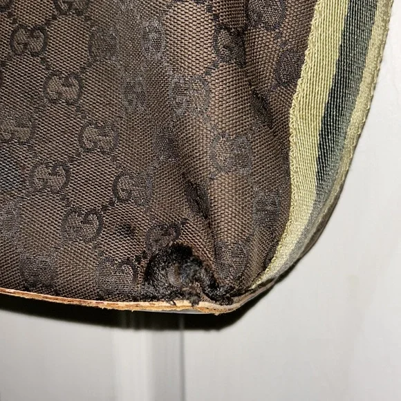 VERY WORN Gucci tote